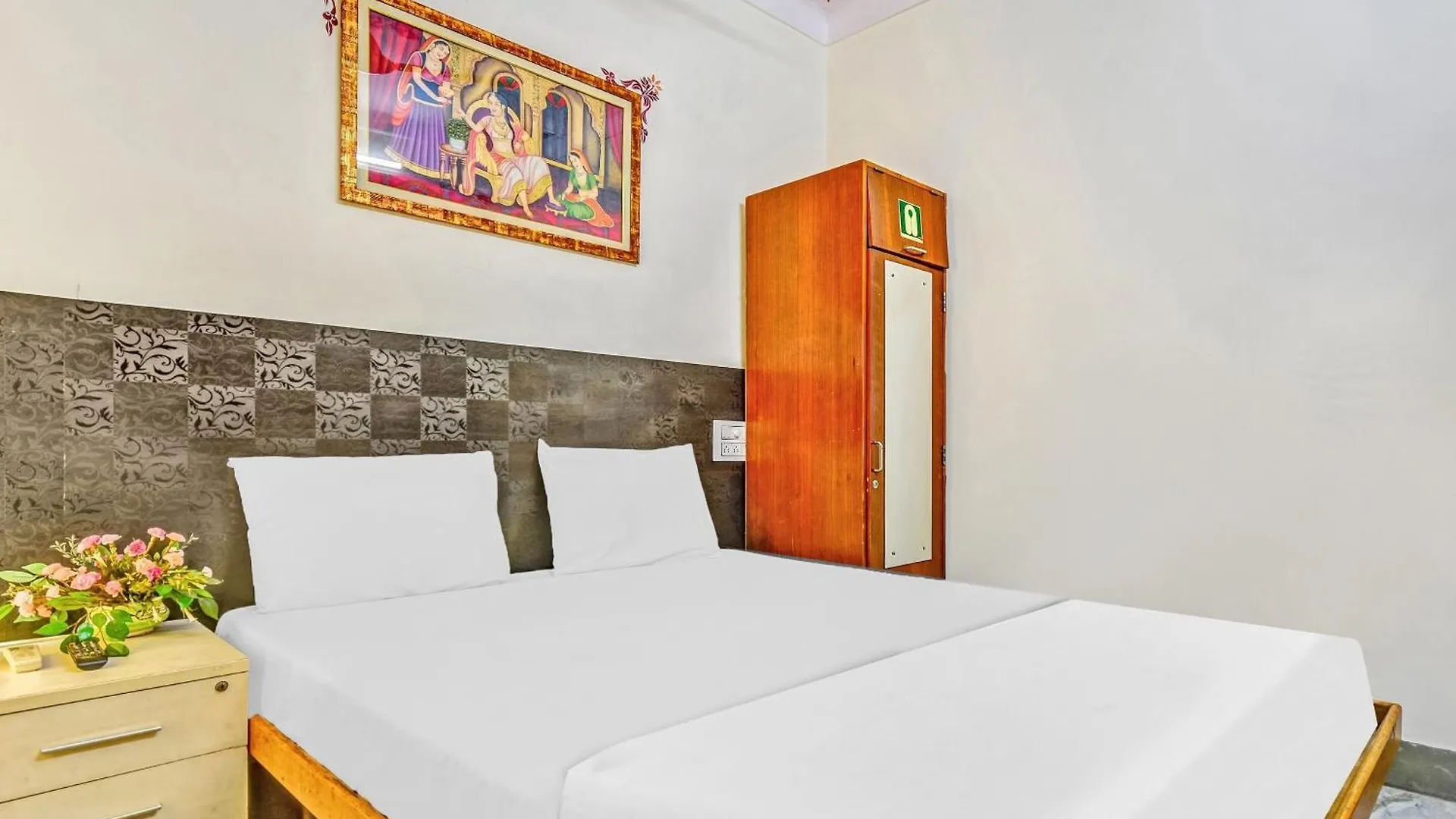 Hotel O Raj Karn Villa 烏代浦